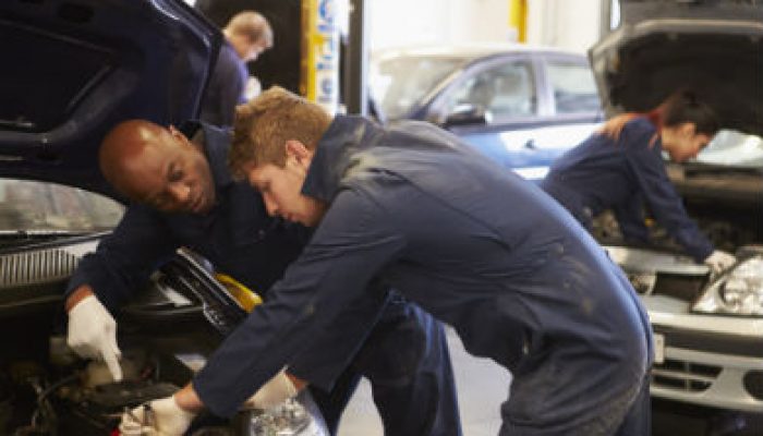 France: Two apprentice mechanics in the national final of the Best Apprentices in France