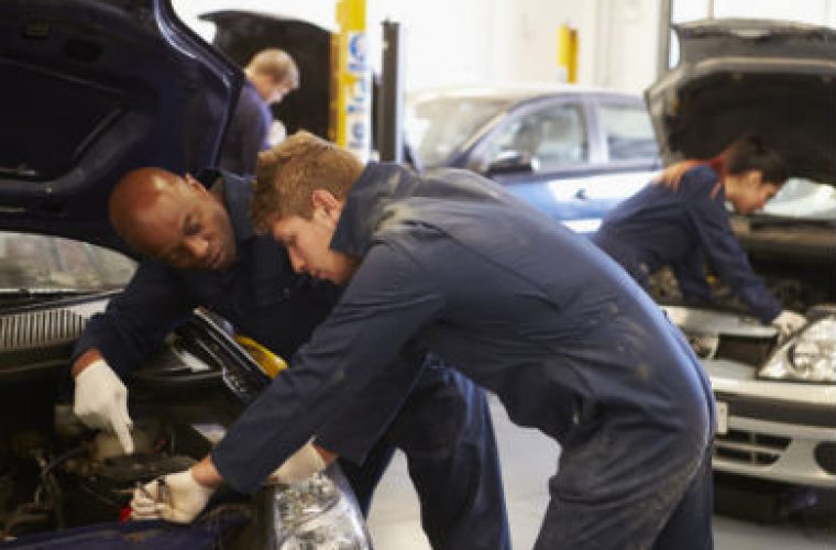 France: Two apprentice mechanics in the national final of the Best Apprentices in France